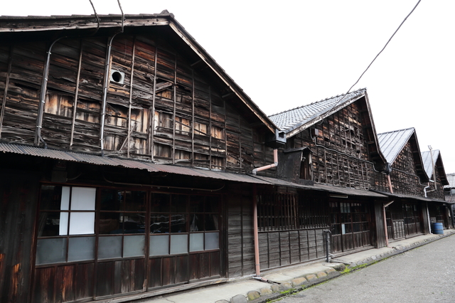 群馬県、桐生市の歴史的建造物、ノコギリ屋根の機織り工場